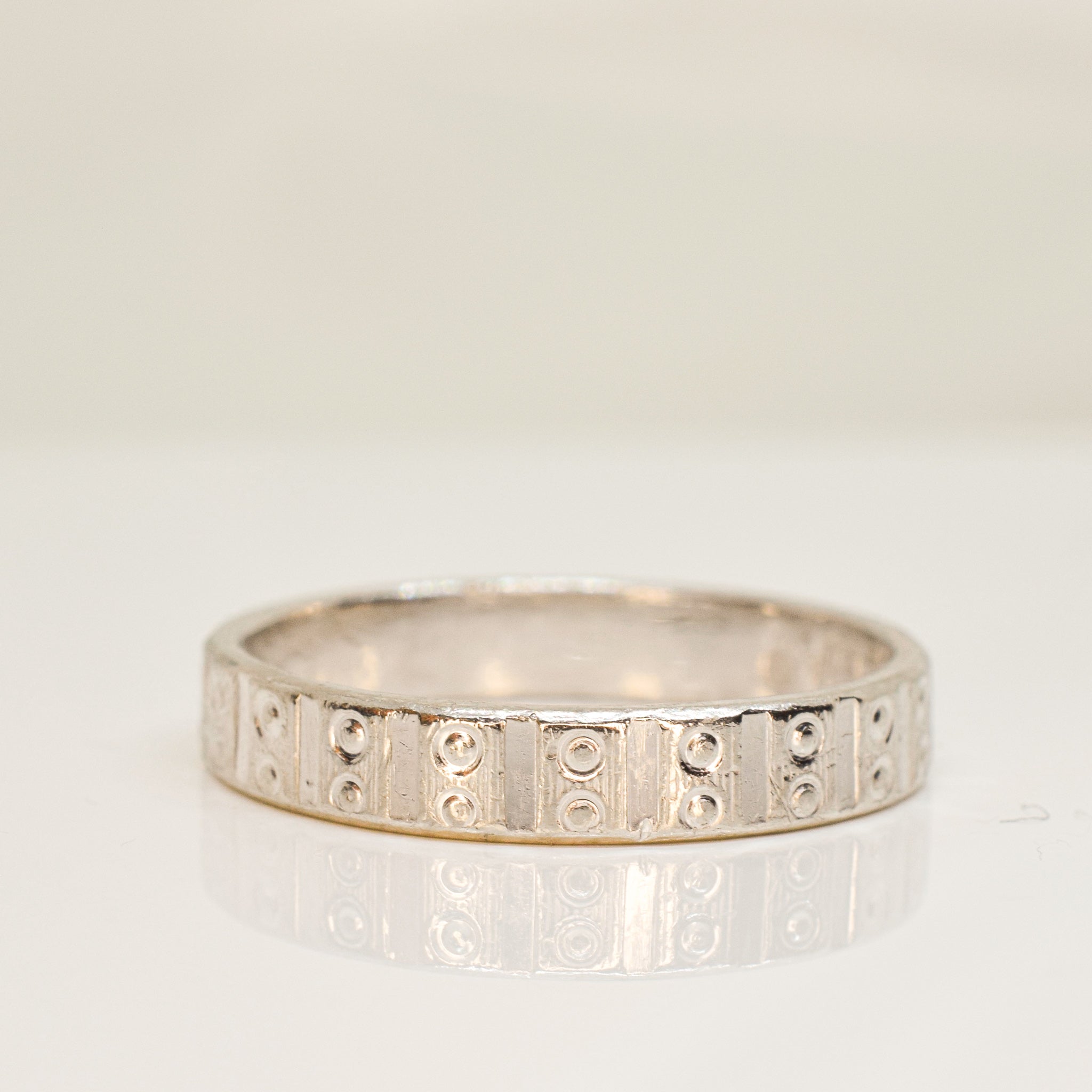 Platinum Detailed Band