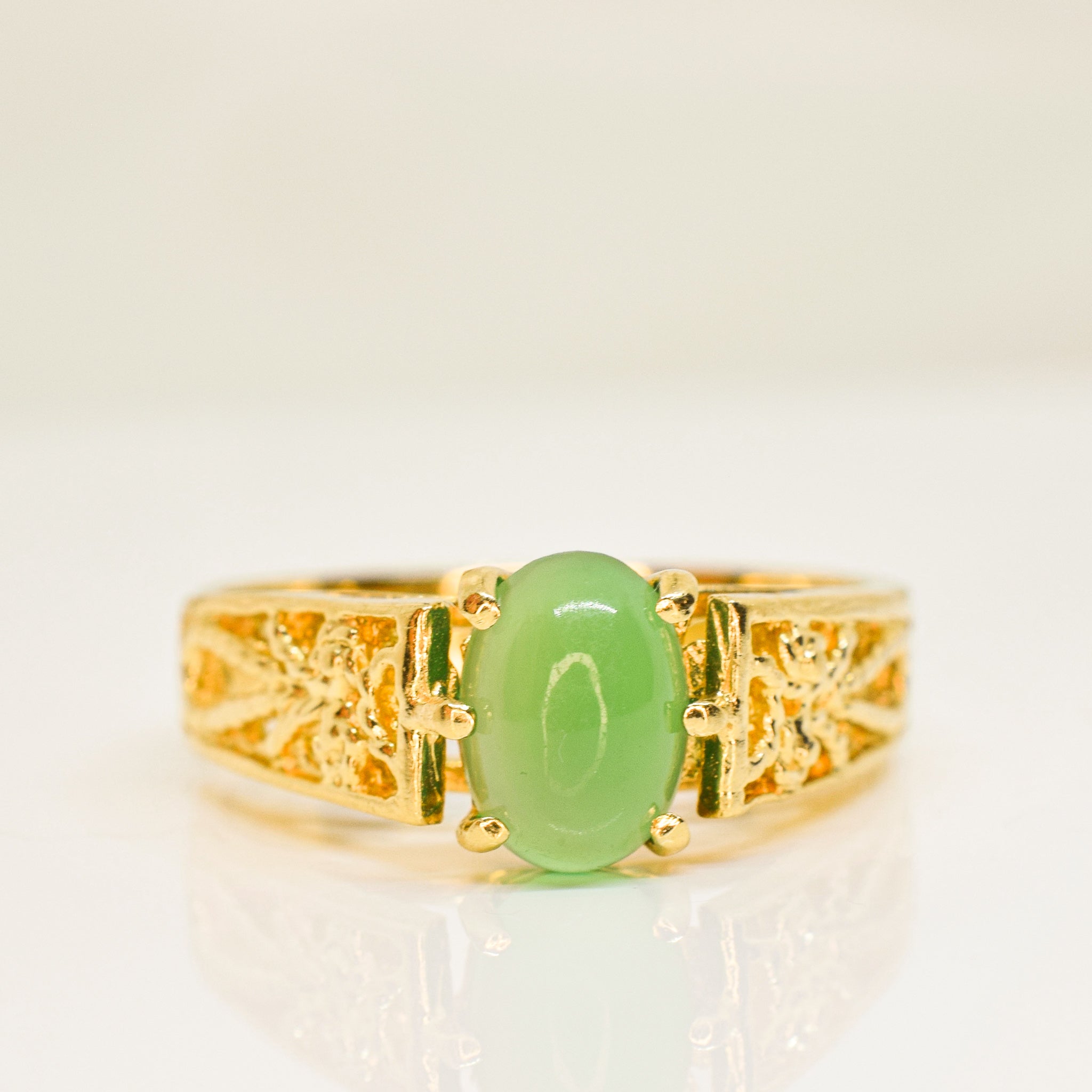 Cabochon Chrysoprase Ring